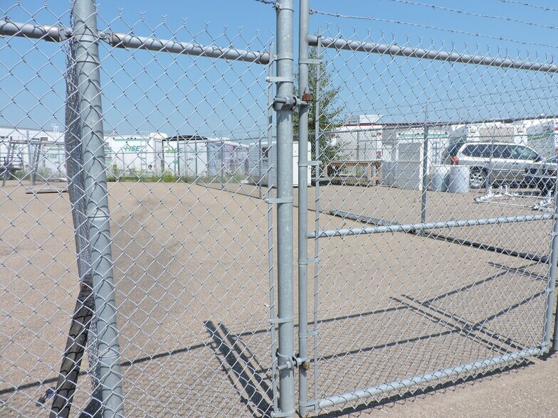 More Photos Of 7471 Edgar Industrial Bnd, Red Deer Warehouse For Lease