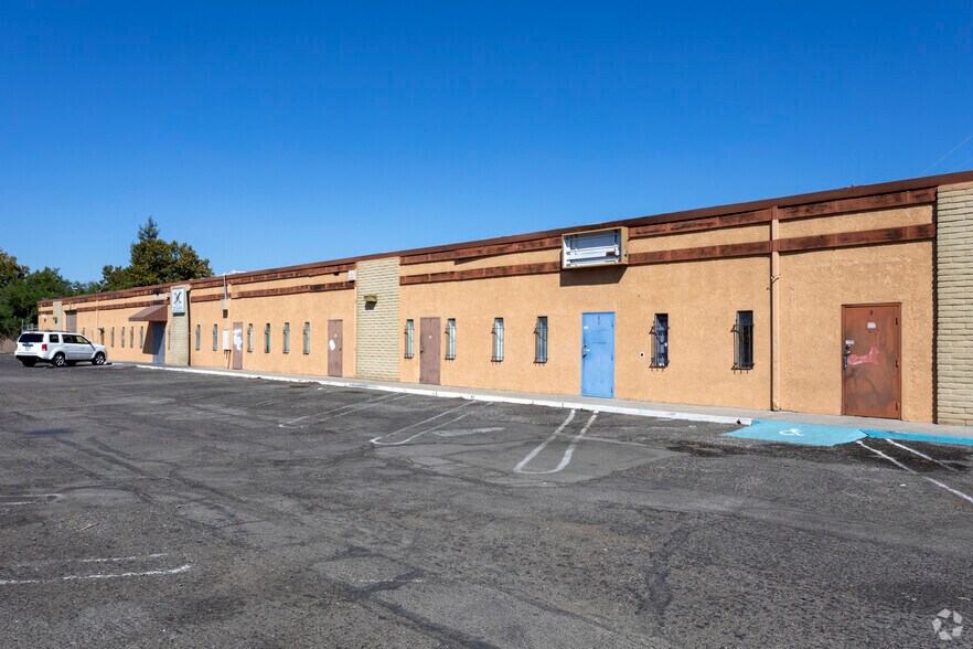 Primary Photo Of 2549 Yosemite Blvd, Modesto Warehouse For Lease