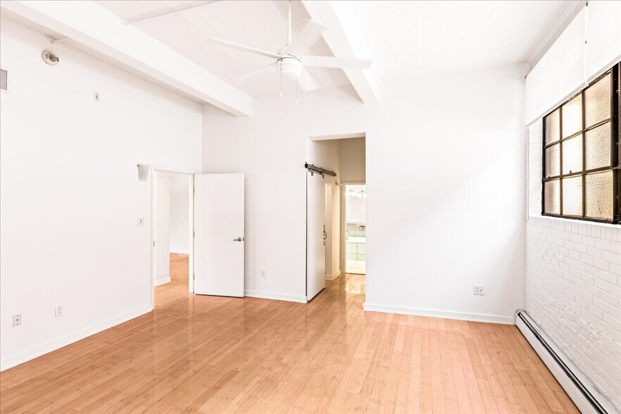 More Photos Of 109 N Orianna St, Philadelphia Office For Sale