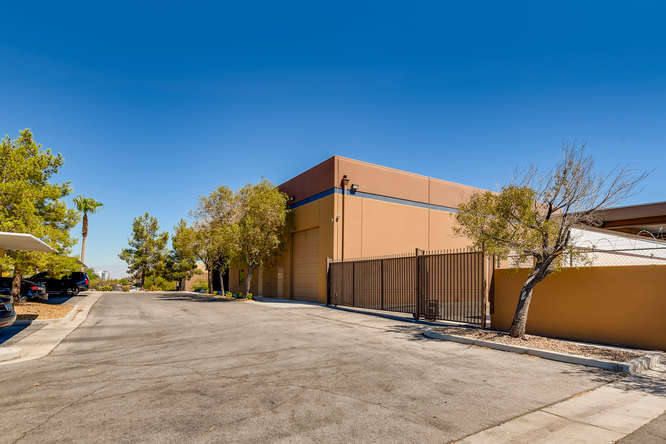 More Photos Of 6320 Hinson St, Las Vegas Light Distribution For Sale