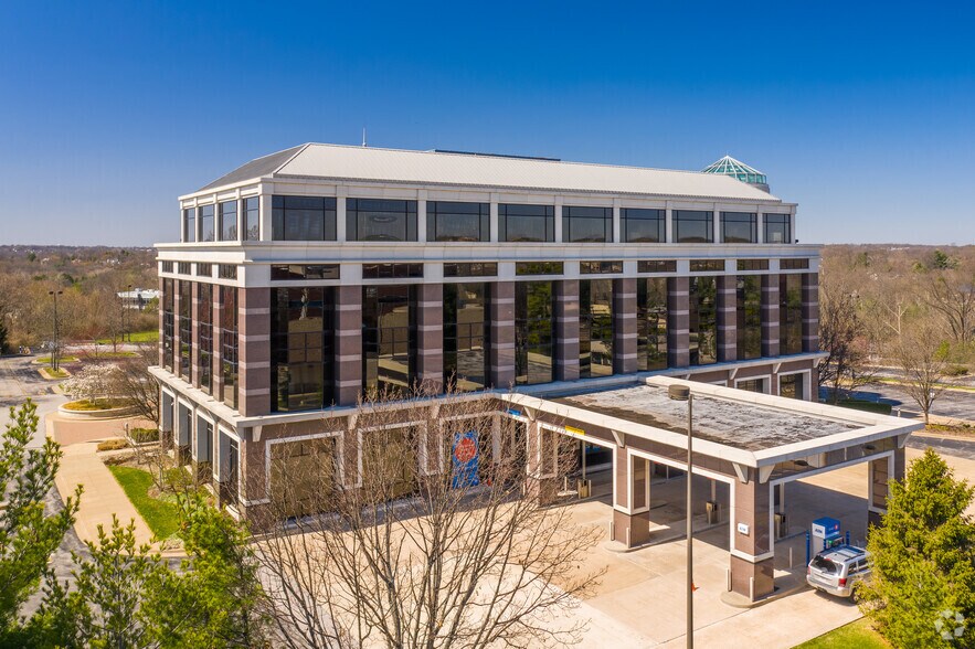 More Photos Of 13205 Manchester Rd, Des Peres Office For Lease