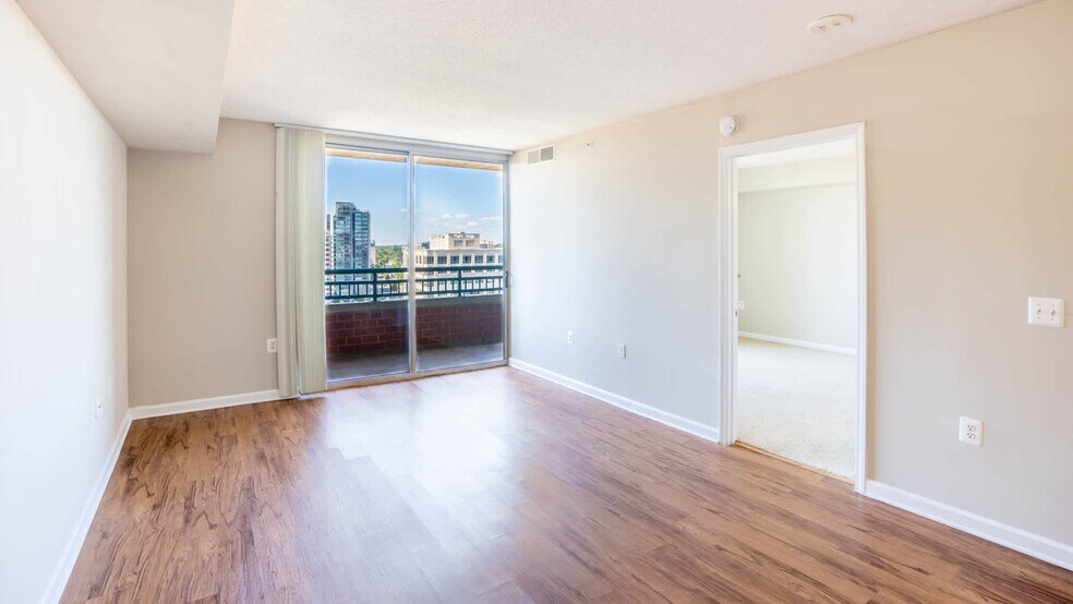 More Photos Of 901 N Nelson St, Arlington Apartments For Lease