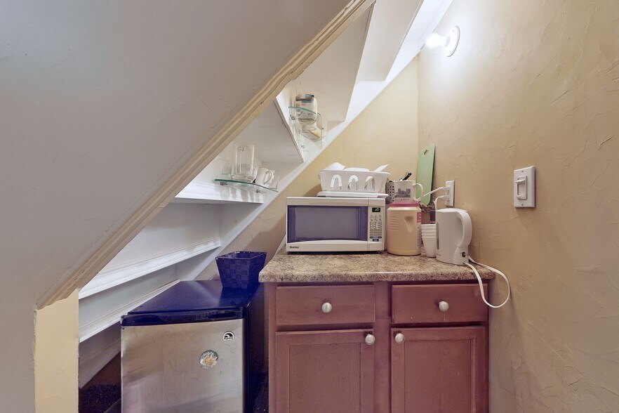 More Photos Of 4801 Keele St, Toronto Warehouse For Sale