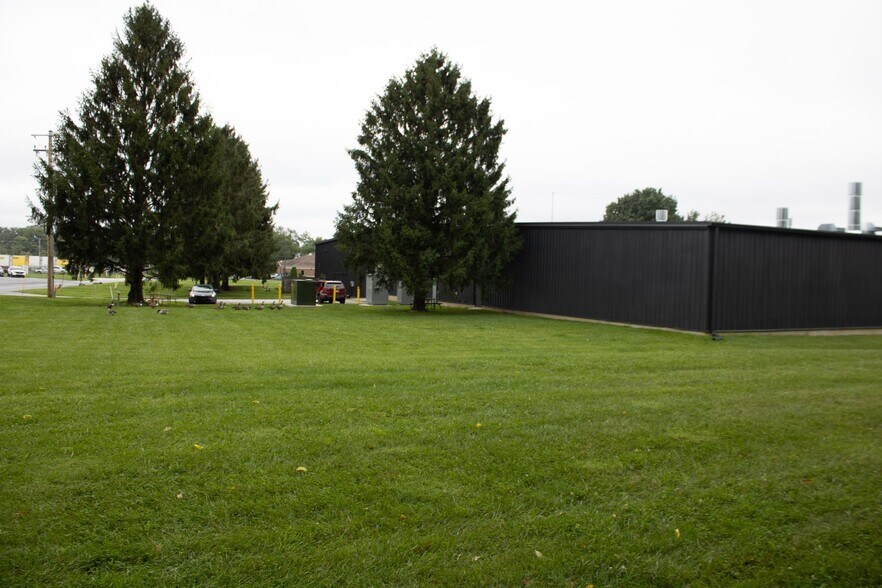 More Photos Of 3825 Hartzdale Dr, Camp Hill Distribution For Lease