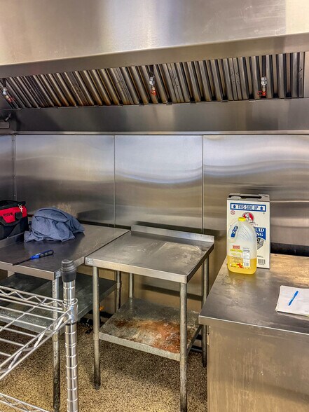 More Photos Of 150 Chelsea Harbor Dr, Norwich Restaurant For Lease