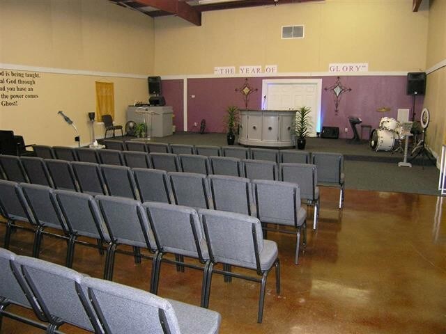 More Photos Of 2930 Springridge Rd, Raymond Freestanding For Lease