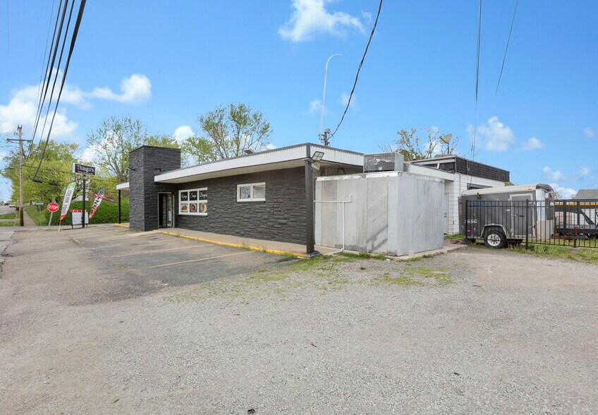 More Photos Of 609 Mill St, New Lexington Restaurant For Sale