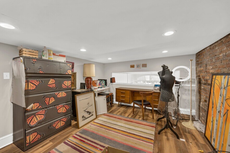 More Photos Of 271 N Front St, Wilmington General Retail For Sale