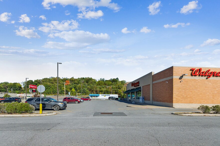 More Photos Of 2100 N Township Blvd, Pittston General Retail For Lease