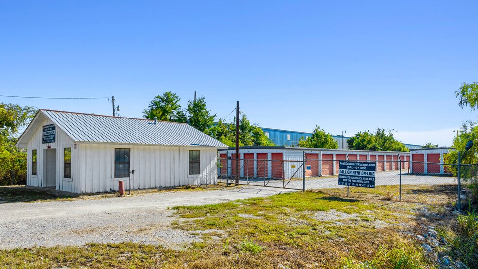 More Photos Of 1601 Bridgewell ln, Port Gibson Self Storage For Sale