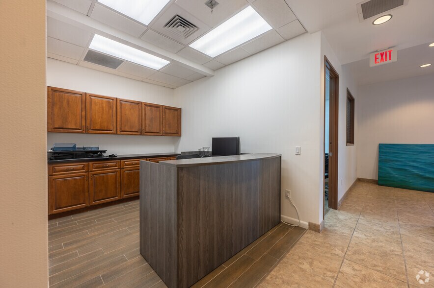 More Photos Of 2905 Lake East Dr, Las Vegas Office For Lease