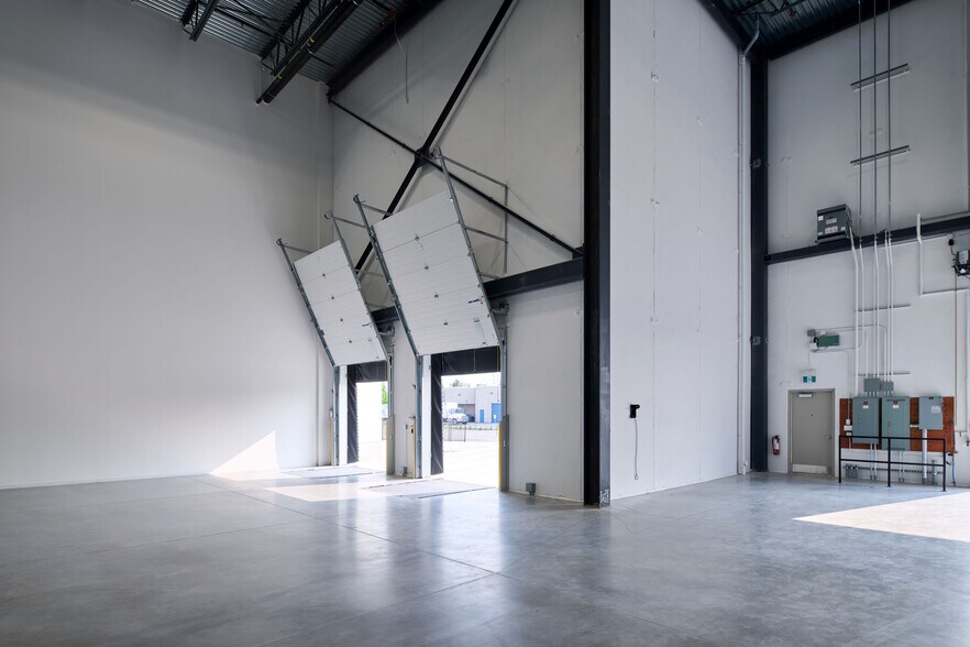 More Photos Of 7755 Birchmount Rd, Markham Industrial For Sale