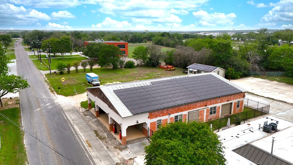 More Photos Of 105 Loop 539 W, Cibolo Freestanding For Sale