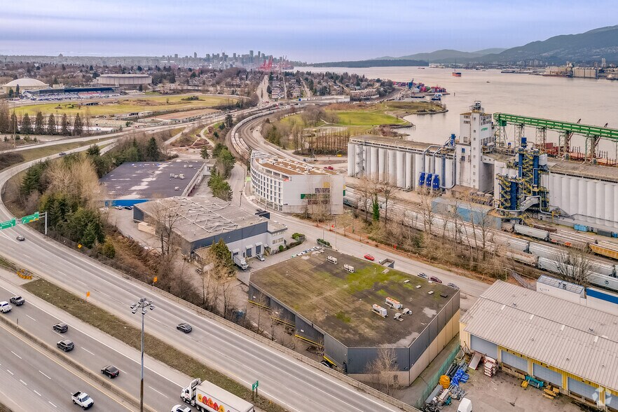 More Photos Of 3333 Bridgeway St, Vancouver Light Distribution For Lease