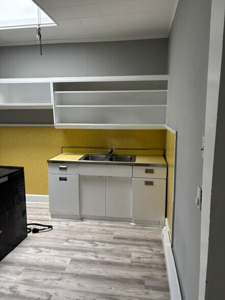 More Photos Of 1557 Mount Ephraim Ave, Camden Apartments For Sale
