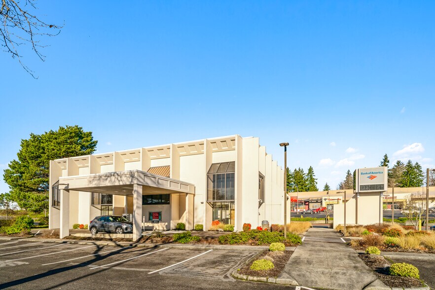 More Photos Of 10101 SW Washington Square Rd, Portland Bank For Lease
