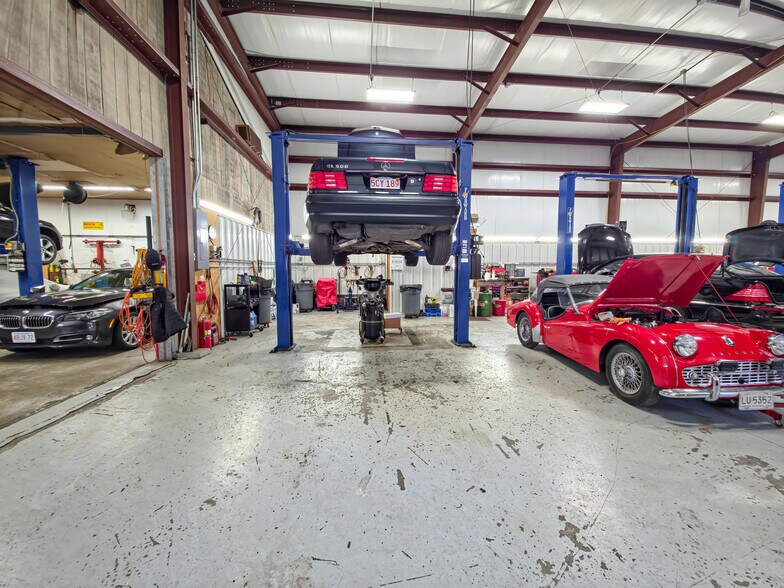 More Photos Of 7 Colonel Dr, Bourne Auto Repair For Sale