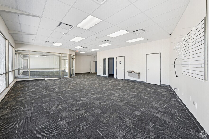 More Photos Of 2621 5th Ave, Scottsbluff General Retail For Sale