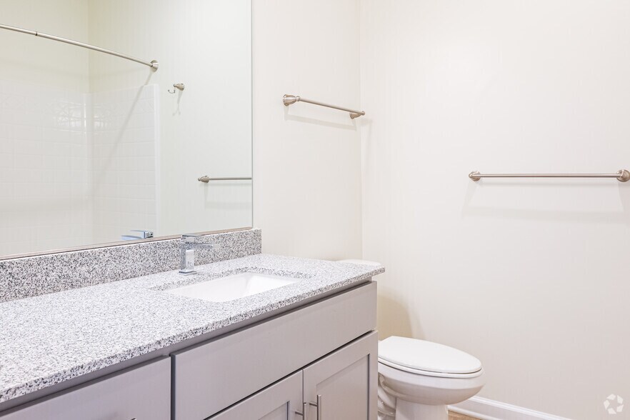 More Photos Of 5401 Commonwealth Centre Pky, Midlothian Apartments For Sale