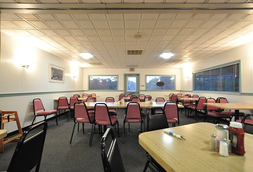 More Photos Of 11740 William Penn Hwy, Huntingdon General Retail For Sale