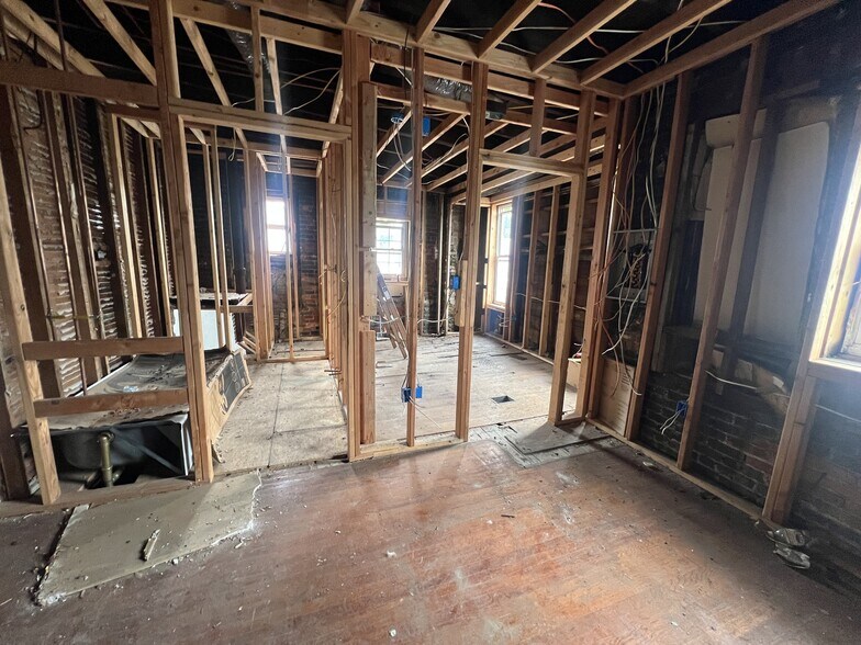 More Photos Of 1012 S 52nd St, Philadelphia Storefront Retail Residential For Sale