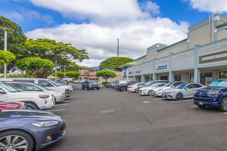 More Photos Of 94-97 Kupuohi St, Waipahu General Retail For Sale