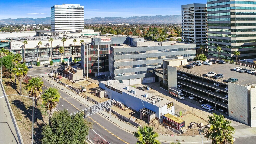 More Photos Of , Sherman Oaks General Retail For Sale