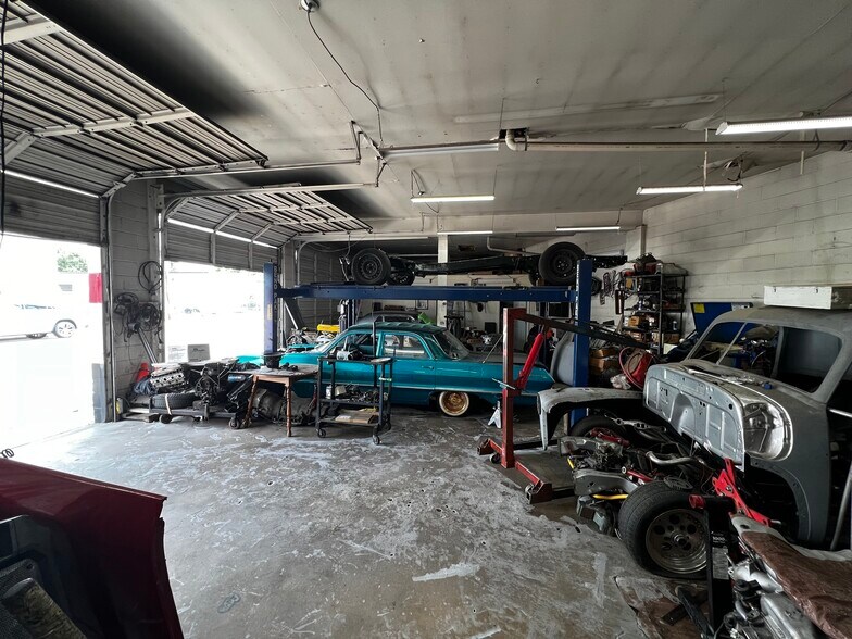 More Photos Of 201 S Navajo St, Denver Auto Repair For Sale