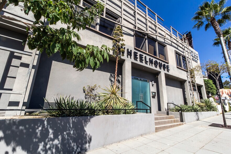 More Photos Of 8255 W Sunset Blvd, West Hollywood Loft Creative Space For Lease