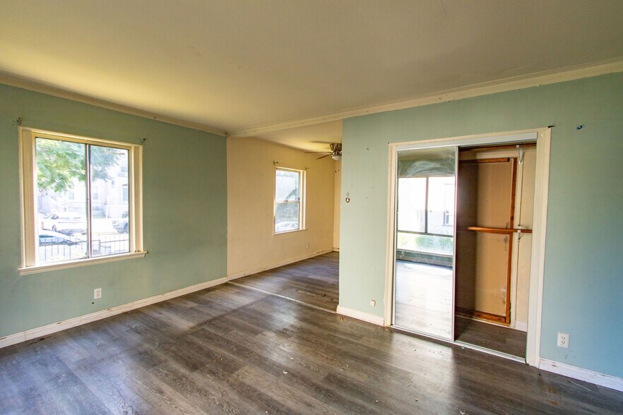 More Photos Of 201-207 S Kenmore Ave, Los Angeles Apartments For Sale