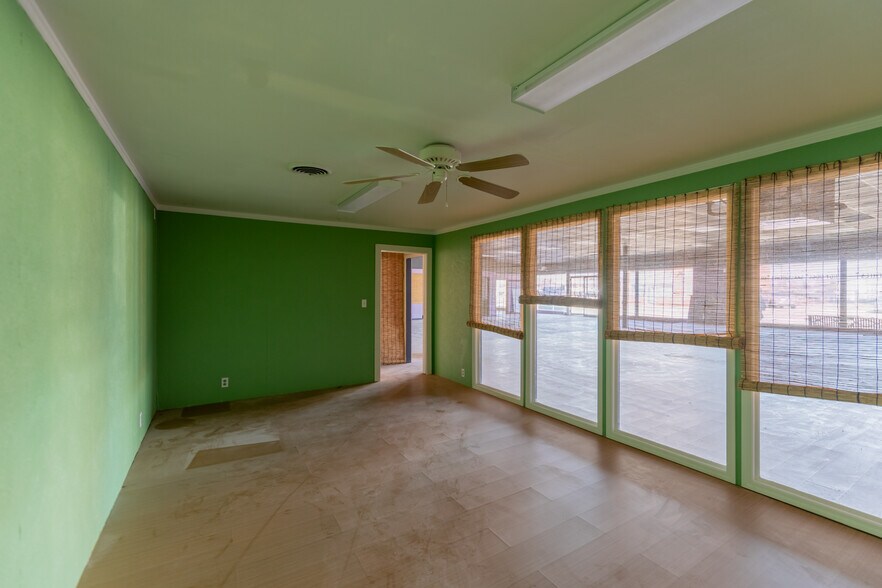 More Photos Of 221 N Cleveland Ave, Cushing Department Store For Sale