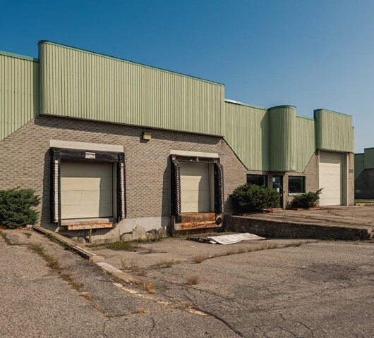 More Photos Of 310 Industriel, St-Eustache Flex For Lease