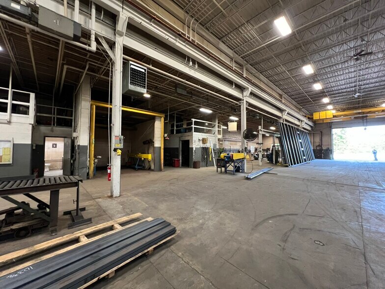 More Photos Of 1725 Racine Rd, Menasha Warehouse For Sale