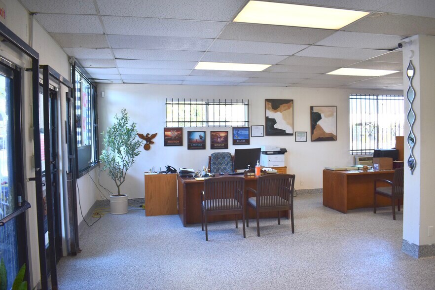 More Photos Of 14812 Paramount Blvd, Paramount Fast Food For Sale