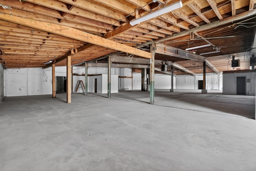 More Photos Of 806 Ramseur St, Durham Warehouse For Lease