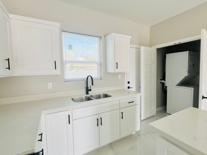 More Photos Of 1300 Hummingbird Ct, Pharr Apartments For Sale