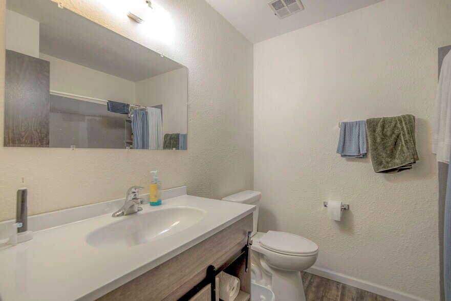 More Photos Of 9201 E 54th St, Raytown Apartments For Sale