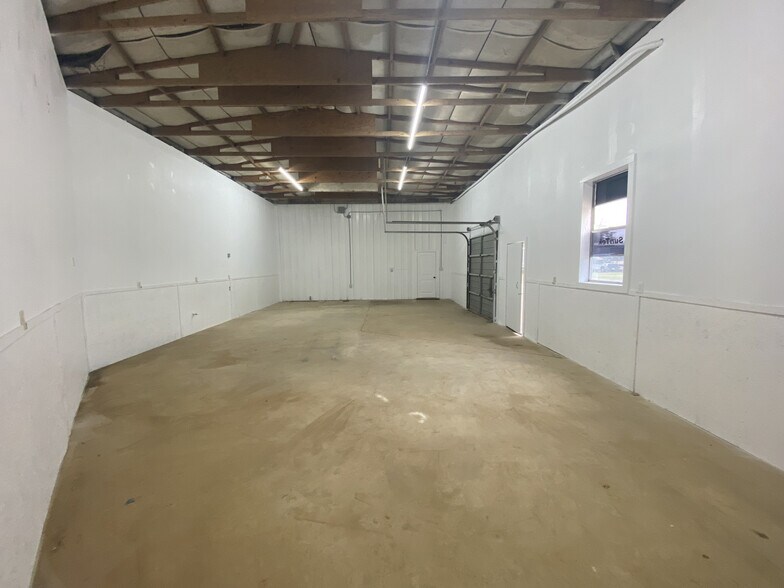 More Photos Of 13213 State Highway 155 S, Tyler Warehouse For Lease