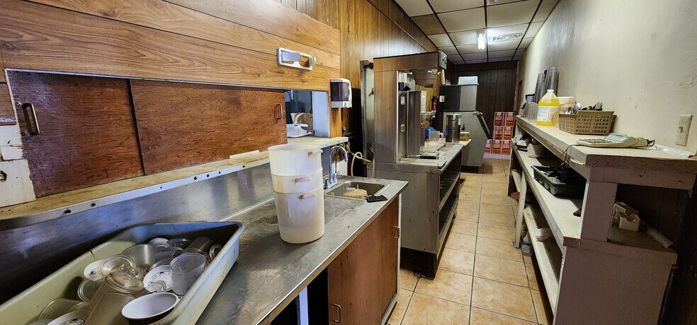 More Photos Of 701 N Martin Luther King Jr Hwy, Mexia Restaurant For Sale