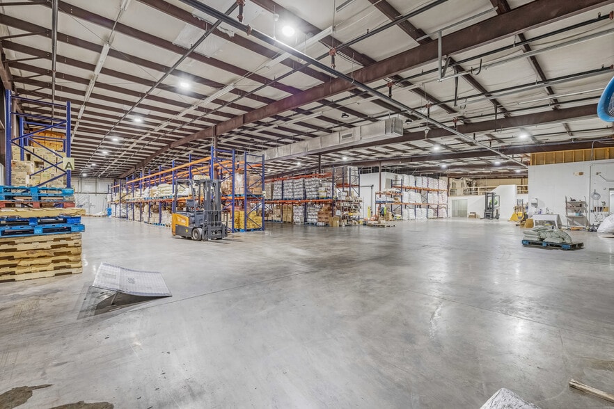 More Photos Of 2312 Centennial Cir, Gainesville Warehouse For Sale