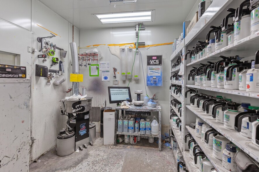 More Photos Of 2414 N 4th St, Coeur d'Alene Auto Repair For Sale