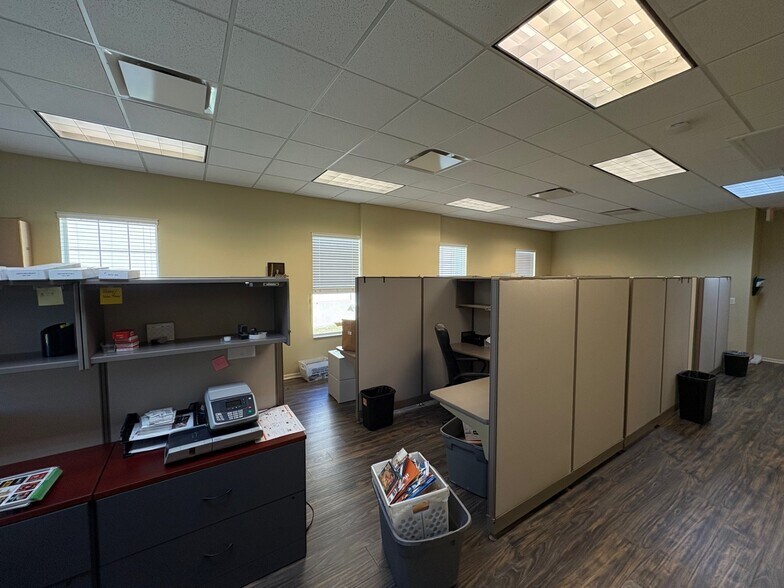 More Photos Of 5334 Primrose Lake Cir, Tampa Office For Sale