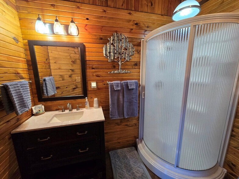 More Photos Of 606 Oak Ridge rd, Oak Ridge Hospitality For Sale