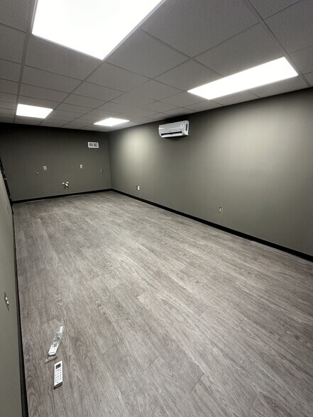 More Photos Of 39 Main St, Jackson Warehouse For Lease