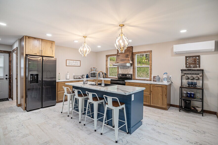 More Photos Of 15165 Main St, Buchanan Theater Concert Hall For Sale