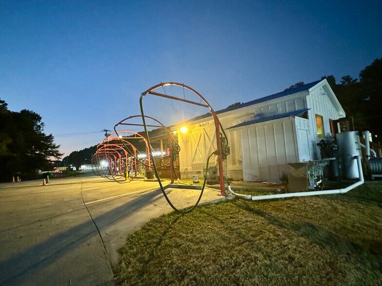 More Photos Of 605 S Wall St, Calhoun Carwash For Sale