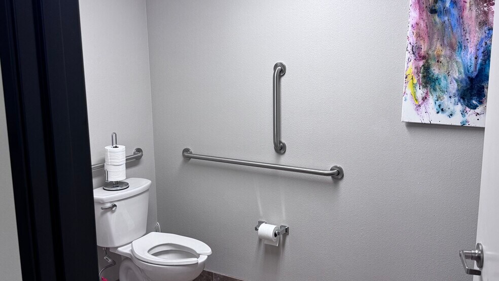 More Photos Of 6015 S Rainbow Blvd, Las Vegas Coworking Space