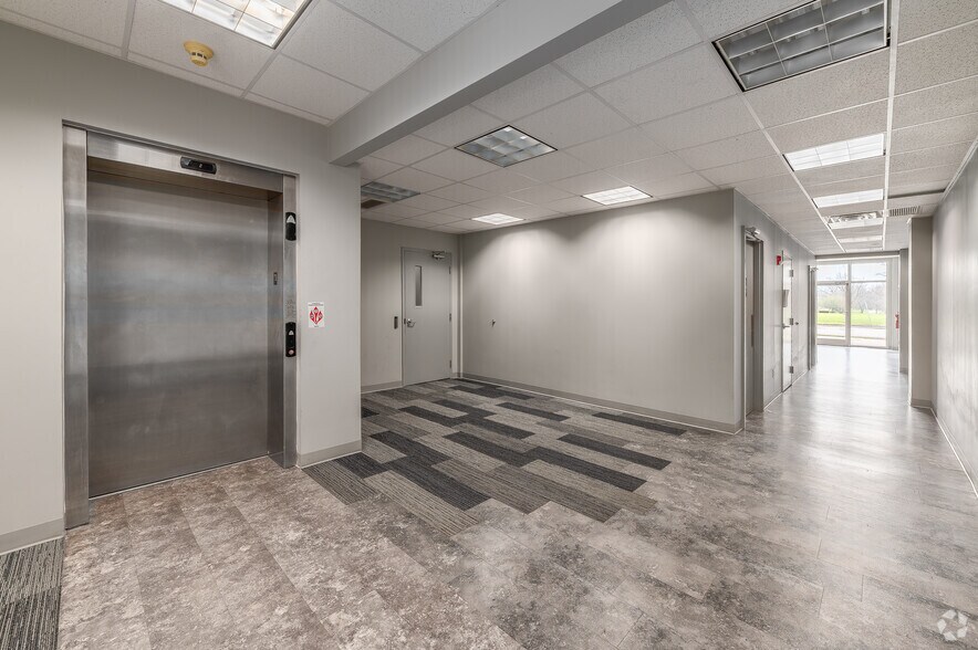 More Photos Of 21111 Chagrin Blvd, Beachwood Office For Lease