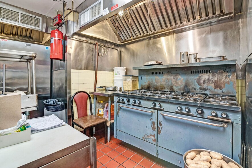 More Photos Of 1565 Marion-Waldo Rd, Marion General Retail For Sale