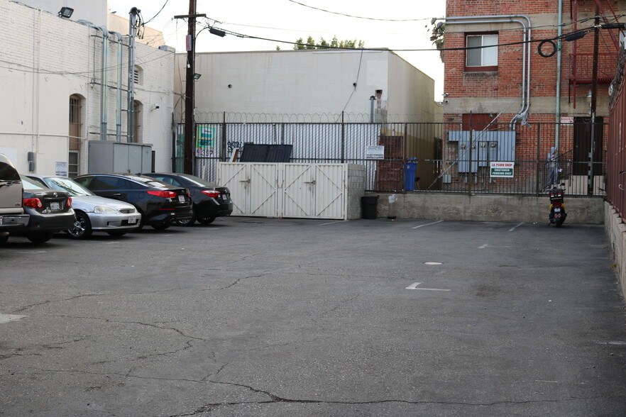 More Photos Of 3801-3813 W 3rd St, Los Angeles Storefront For Lease